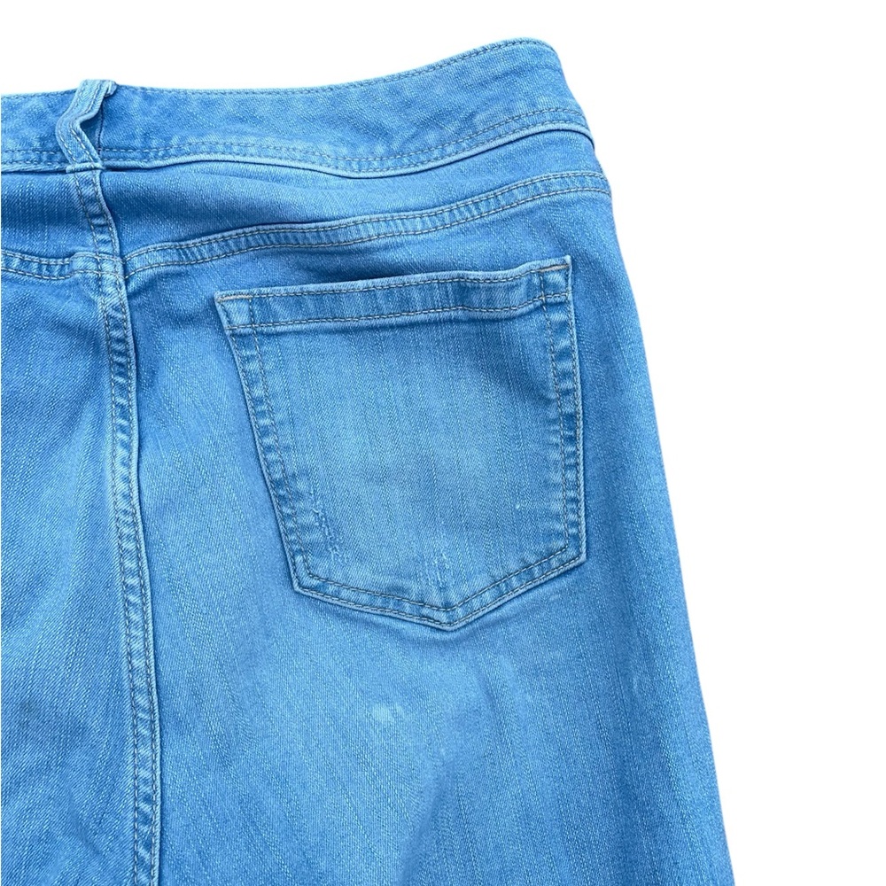 Torrid Mid-Rise Premium Stretch Flare Jeans - Picture 7 of 8